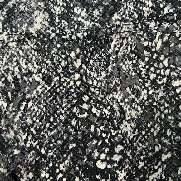 SPANX Women's Faux Leather Snakeskin Print High Rise Leggings XL - Picture 4 of 7